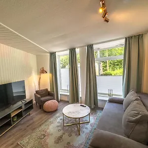 Apartment Schoene Fuer 4 Gaeste An Der Eilenriede Mit Kostenlosen Parkplaetzen Hannover